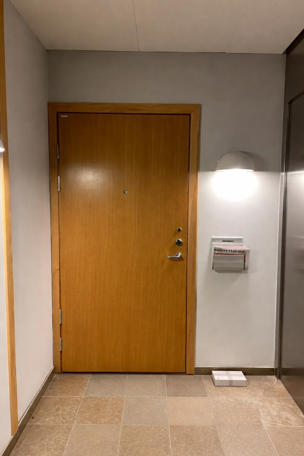 Paket lämnade i trapphuset